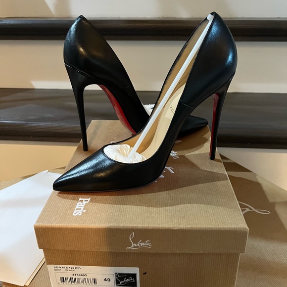 Christian Louboutin So Kate Black Leather Pumps Size 40 - Picture 5 of 14